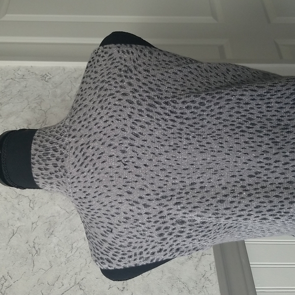 Lightweight sleeveless metalic small turtleneck by Style Co - Picture 5 of 5